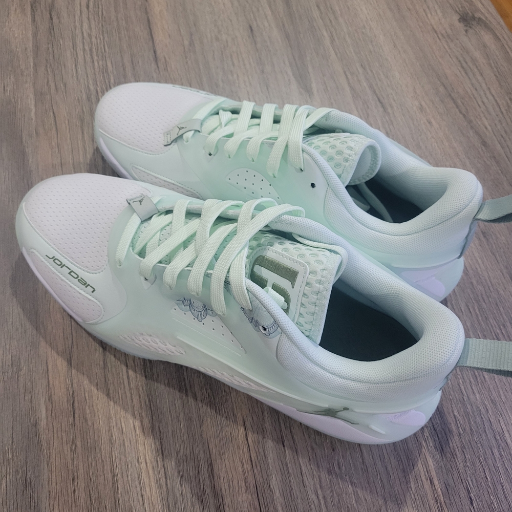 Jordan Heir Series "Abundance"
Women's Basketball Shoe Sneakers. Sz 11.5